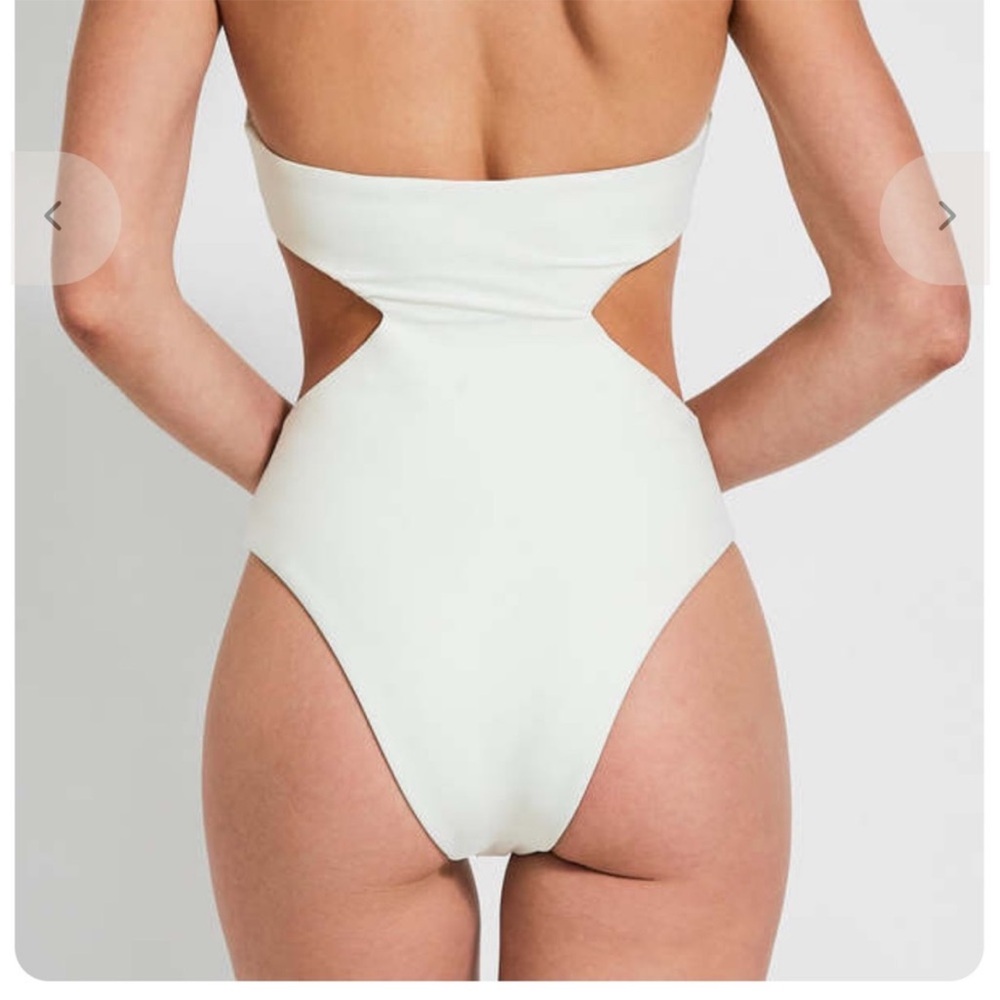 DEVON WINDSOR Cream Halter Cutout One Piece - Picture 2 of 5
